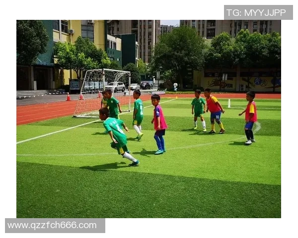 唐甜足球引领新风潮青少年运动热情高涨助力健康成长