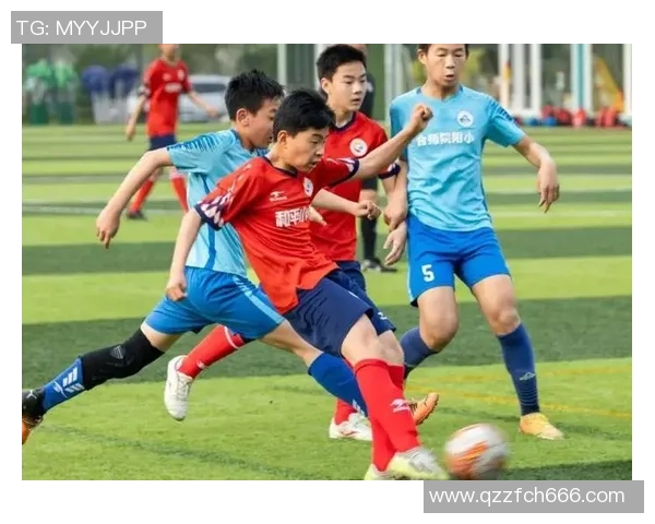 男孩们在绿茵场上挥洒汗水与梦想的足球瞬间记录